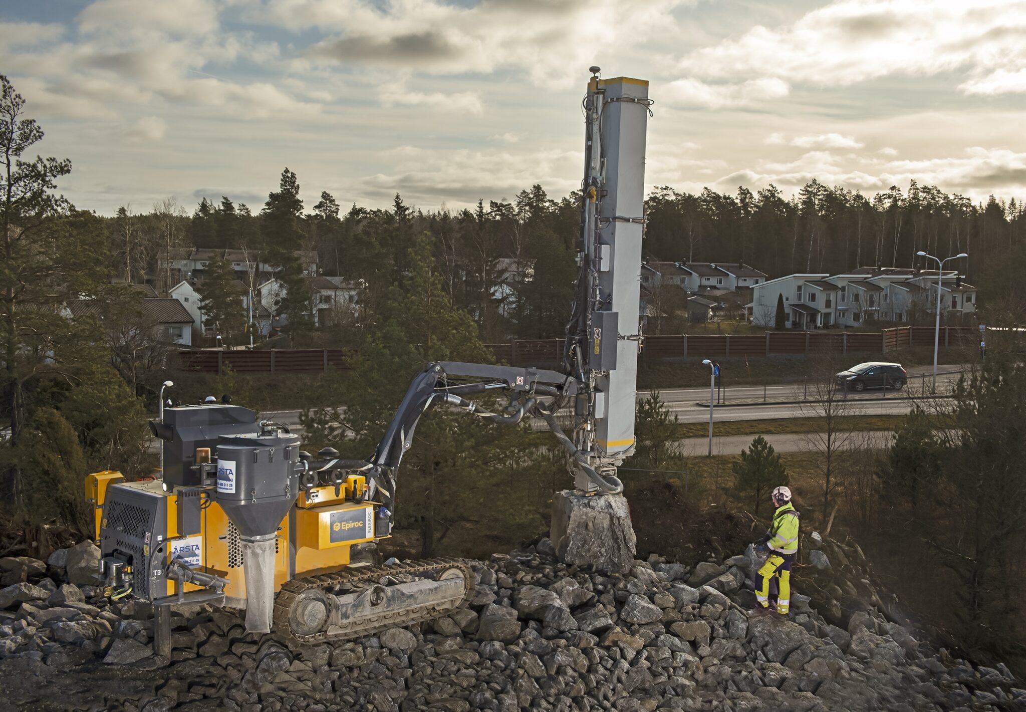 Arbetare vid pågående bergsprängning i Gustavsberg